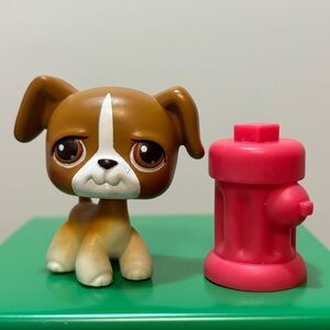 Littlest Pet Shop Boxer #25 & Fire Hydrant Accessory